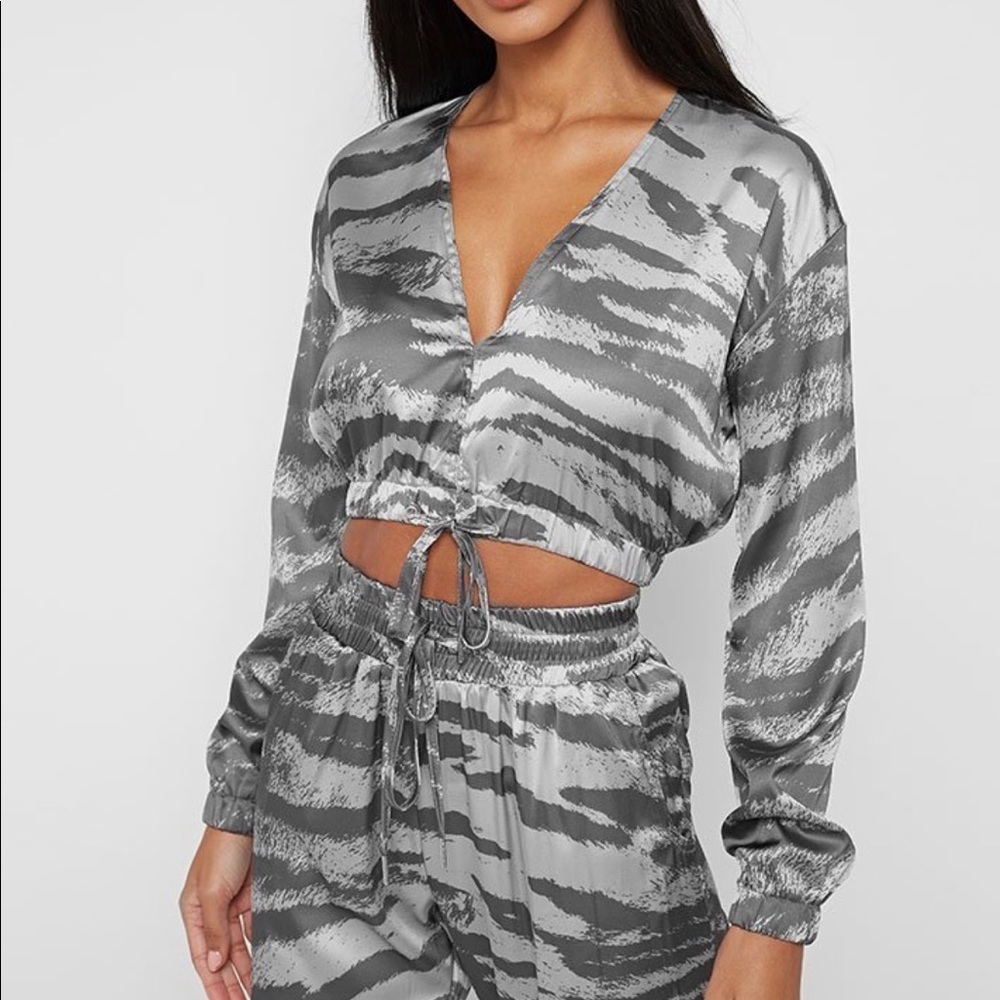 Manière de Voir crop top